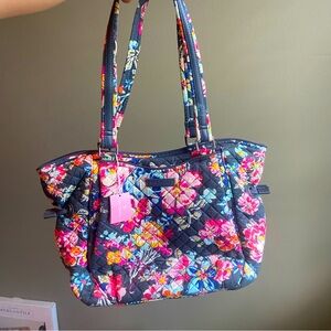 NWT Vera Bradley Iconic Glenna Satchel in Pretty Posies